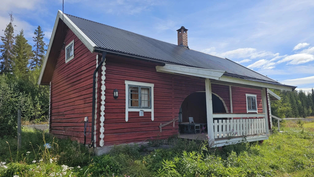 Fra lånte klasserom til egen speiderhytte
